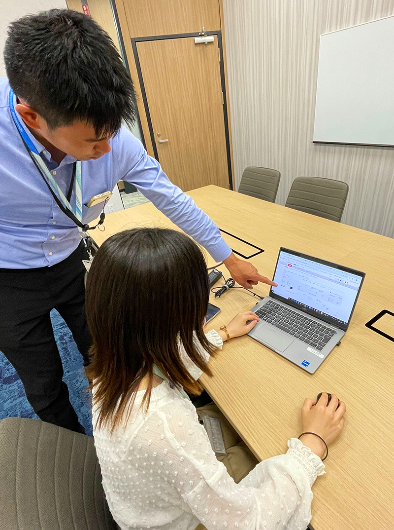 京セラみらいエンビジョン株式会社　発注業務の様子