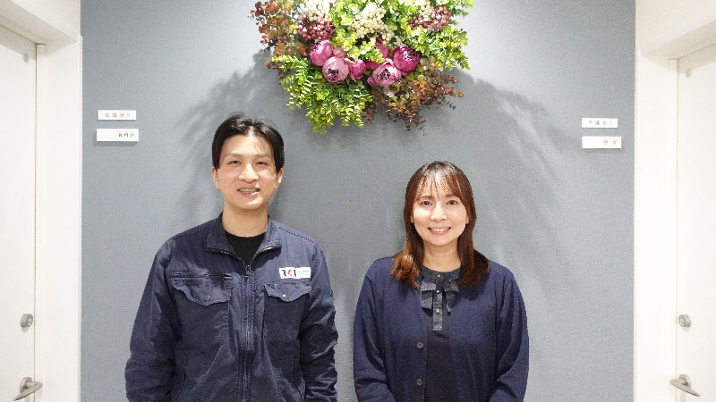 （左）専務取締役 岡田 陽平 様、（右）総務経理部 部長 菅野 愛 様