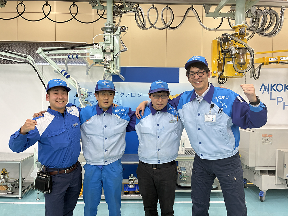 左からRH事業部 RPPT 阿部様、花村様、渡邉様、技術職マネージャー 川合様